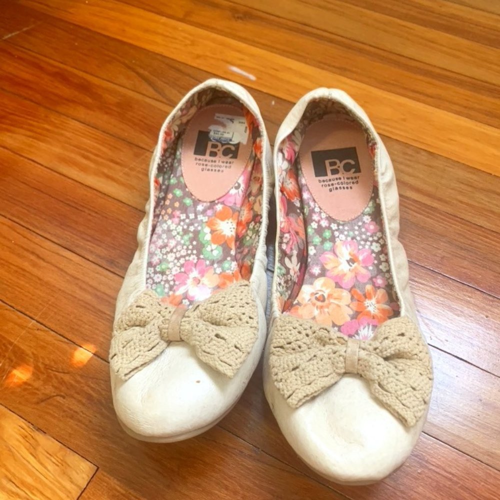 NWOT Nude Flats, size 10